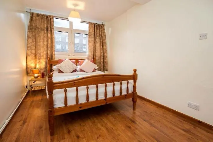 Spacious Room Near Central London With Smart Tv Quarto em Acomodações Particulares